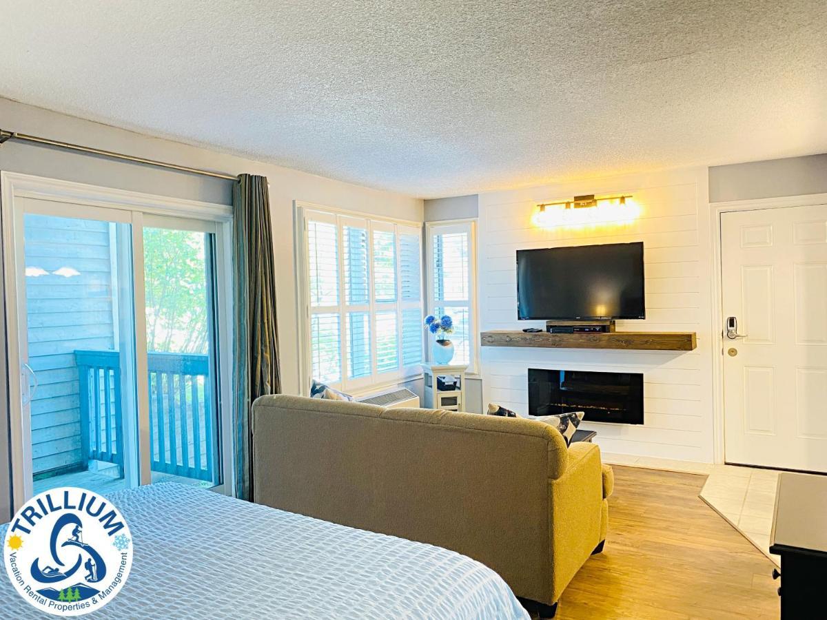 Slopeside Blue Mountain Condo - Wifi, Linens/Towels, Ski In/Out Блу Маунтинс Екстериор снимка